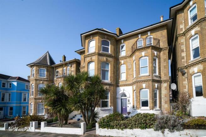 4 Alexandra Gardens