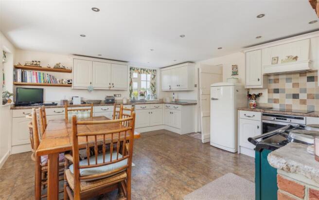 Kitchen/ Breakfast Room
