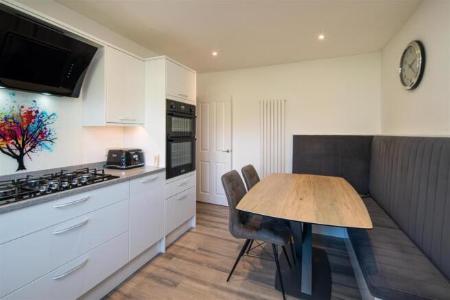Kitchen & Breakfast Room
