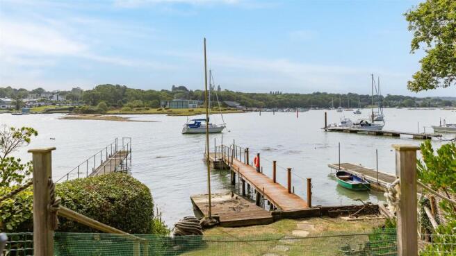 Pontoon & View