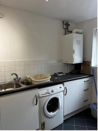 Kitchen3.jpg