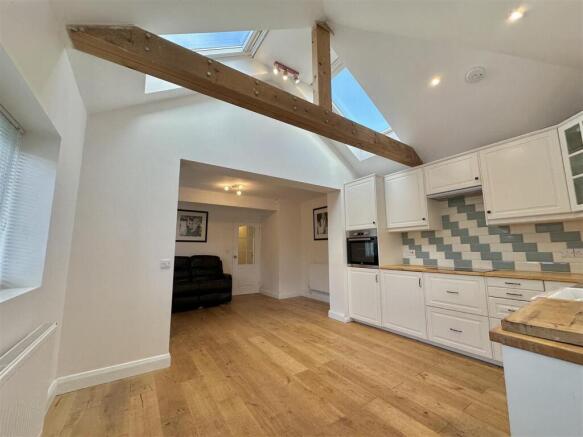 Kitchen / Dining Area