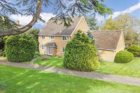 Cedar Hythe, Chapel Brampton, Northampton