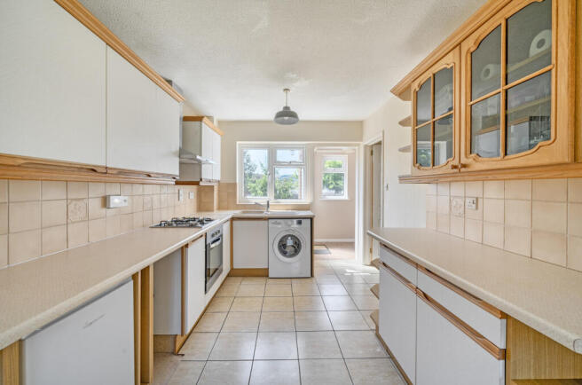 1316646-4-686d76e...