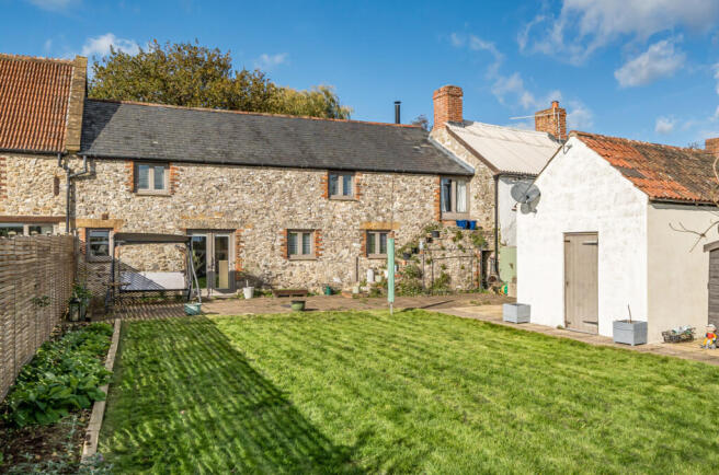 1369543-4-68ff79a...