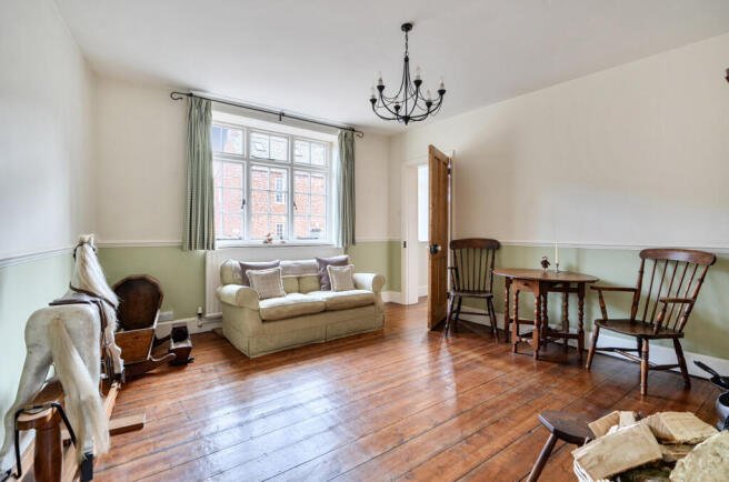 1363787-15-692eeb...