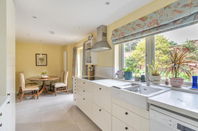 1316236-6-685d23b...