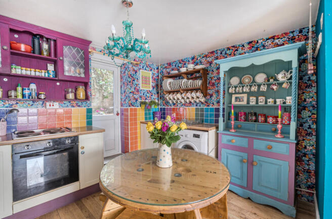 1369854-15-68f287...