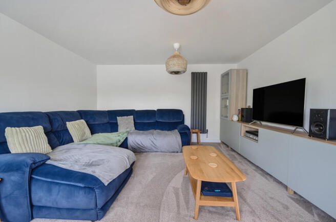 1296236-7-68389b6...