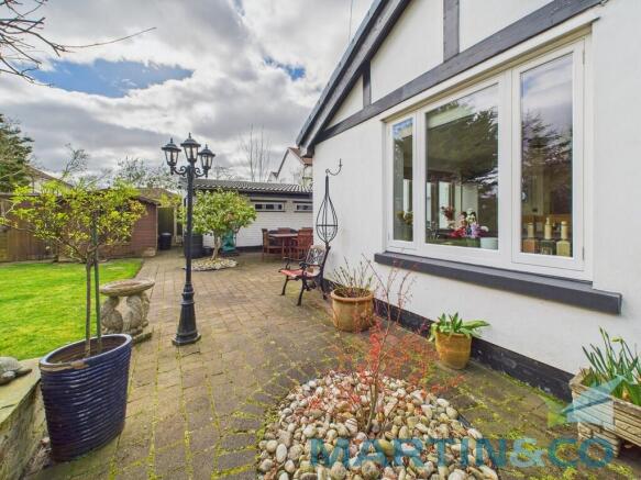 CAM01870G0-PR0161...