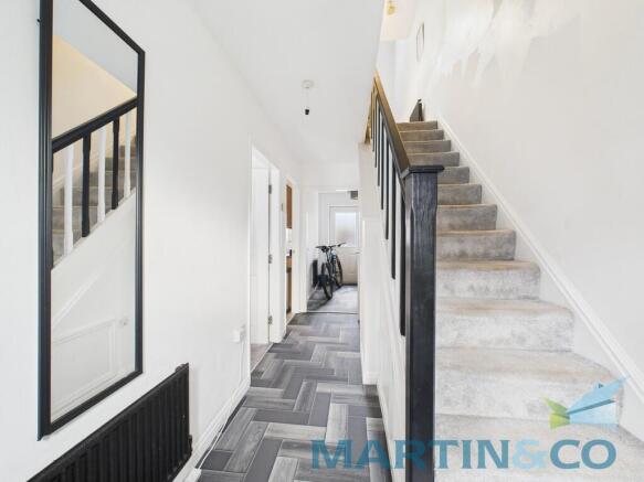 CAM01870G0-PR0186...