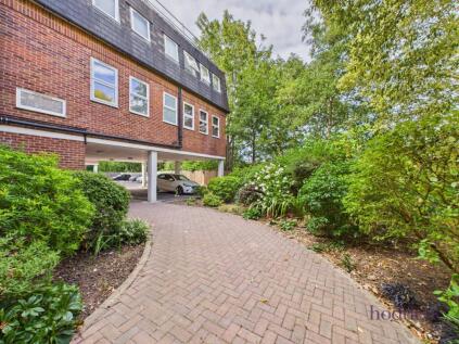 Chertsey, Surrey, KT16