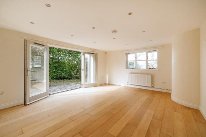 Cotsview - Sitting Room.jpg