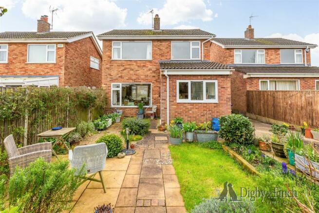 8 Gleneagles Close, Stamford, PE9 2TL-9watermarked