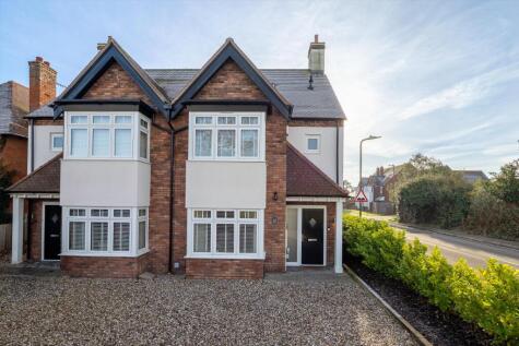 Evesham Road, Stratford-upon-Avon, Warwickshire, CV37