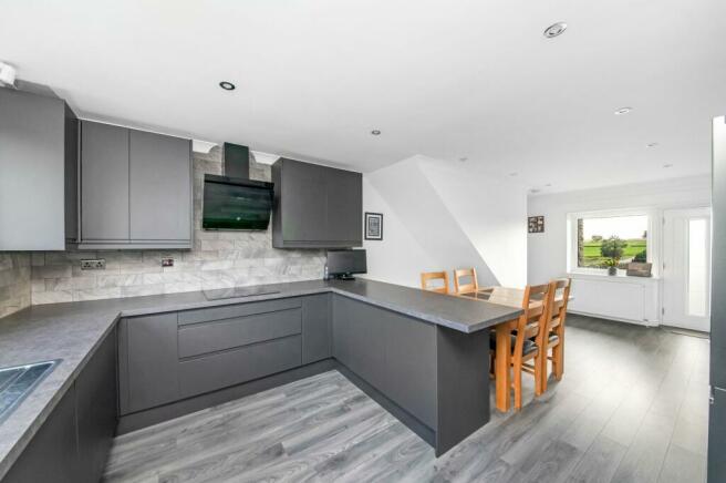 OPEN-PLAN DINING KITCHEN