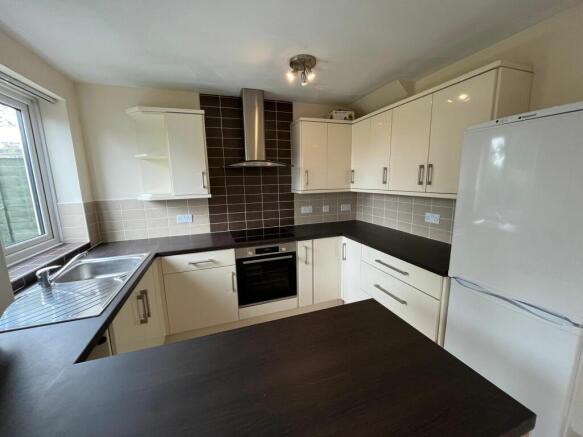 OPEN-PLAN DINING KITCHEN