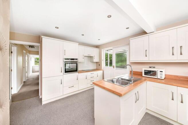 OPEN-PLAN DINING KITCHEN