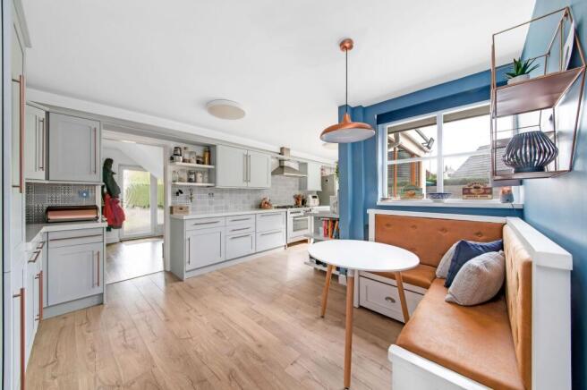 OPEN-PLAN DINING KITCHEN