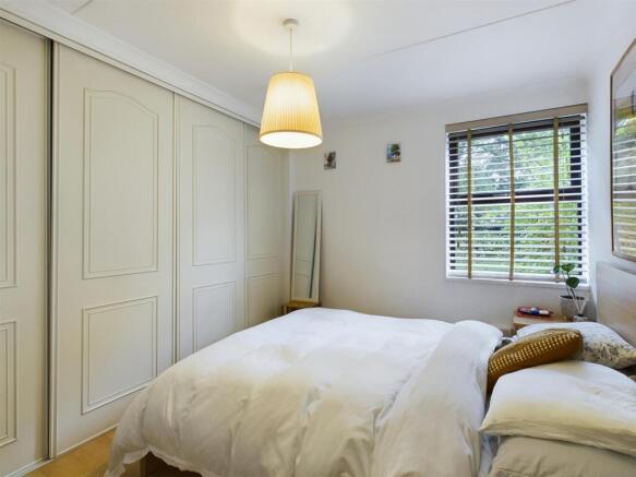 CAM02319G0-PR0042-ST