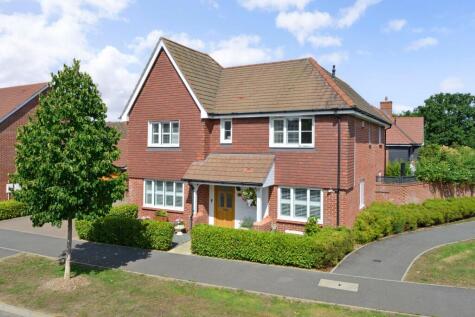 Longhurst Avenue, Cranleigh, GU6