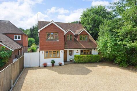 Avenue Road, Cranleigh, GU6