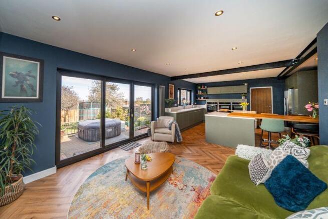 Lounge/kitchen/dining room