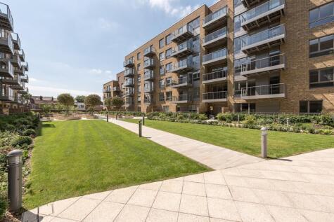 High Street, London, N8