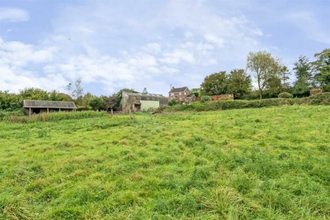 Field to Outbuildings