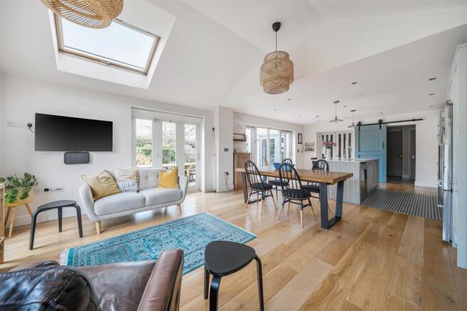 Breakfast / Sitting Room