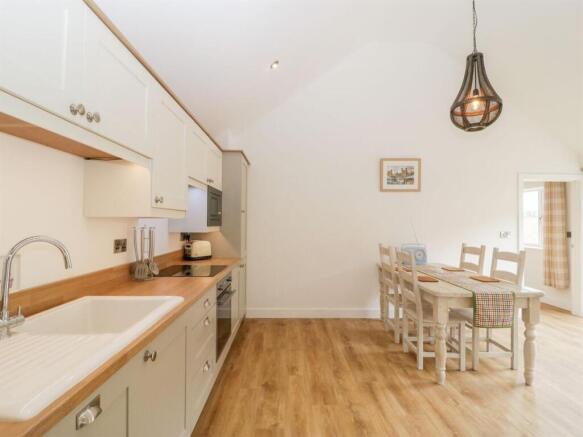 acorn cottage dining room.jpg
