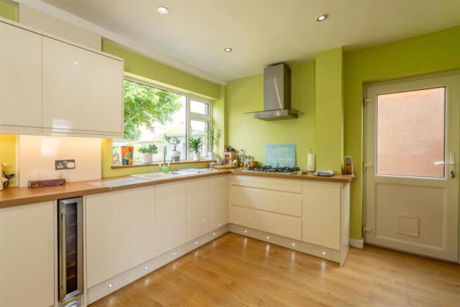 Kitchen Area.jpg