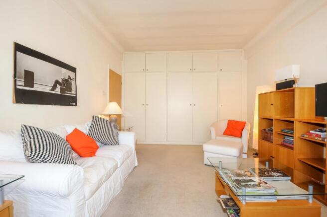 Reception Room/Bedroom