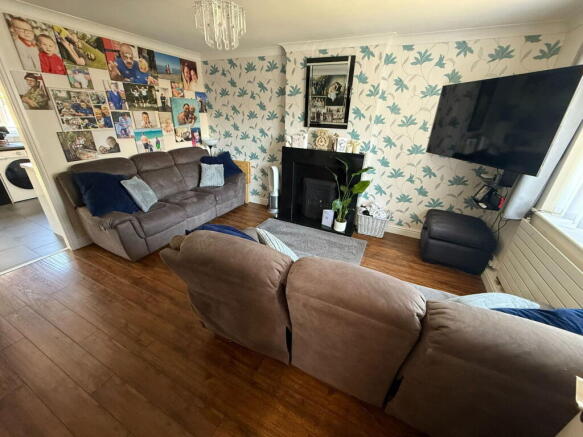 Photo 3