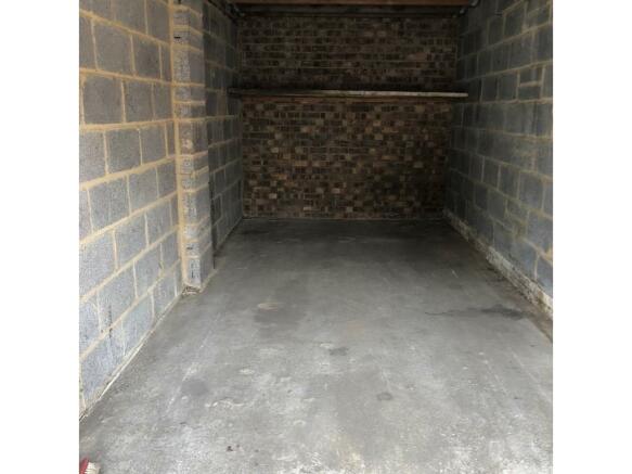 Garage To Rent In Apsledene Gravesend Kent Da12 Da12