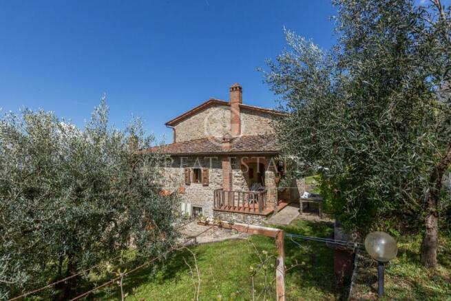 4 bedroom farm house for sale in Tuscany Arezzo Arezzo Italy