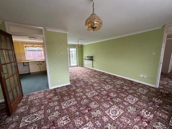 Sitting Room/Dining Room