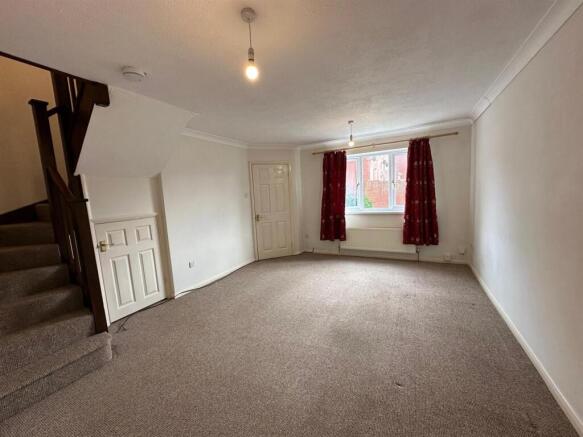 SITTING ROOM: