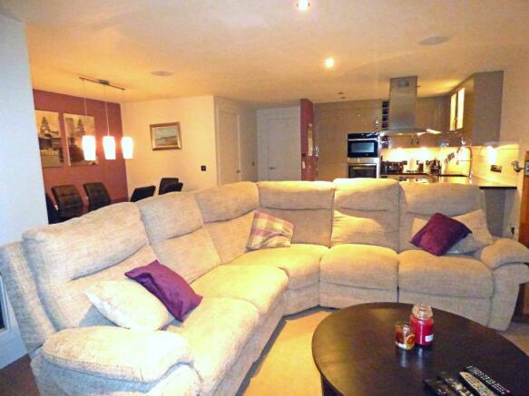 2 bedroom apartment to rent in 17 Lydia Ann Street, City ...