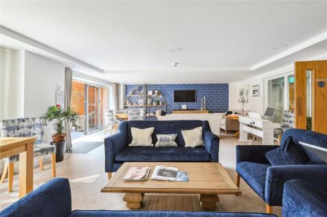 High Street, Cobham, Surrey, KT11