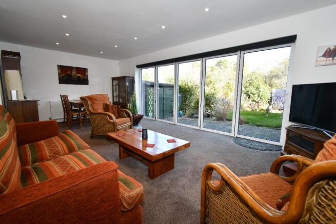 Sitting/Dining Room