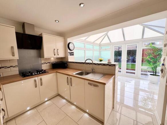 Kitchen/Conservatory