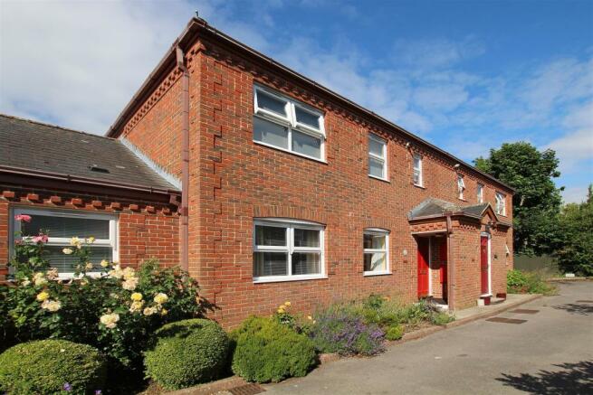 2 bedroom apartment  for sale Chichester