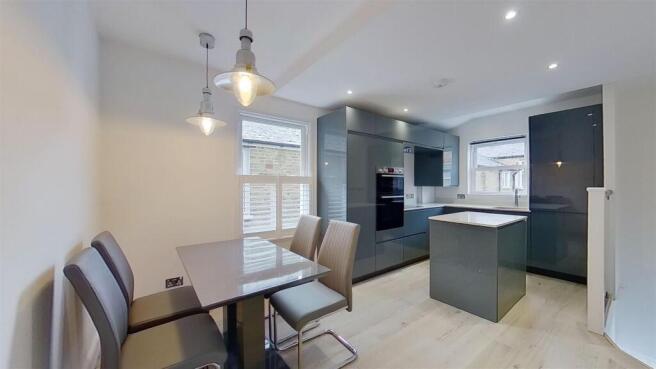 Farlton-Road-Earlsfield-SW18-11132020_204012.jpg