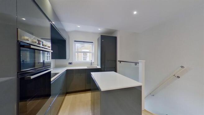 Farlton-Road-Earlsfield-SW18-11132020_204106.jpg
