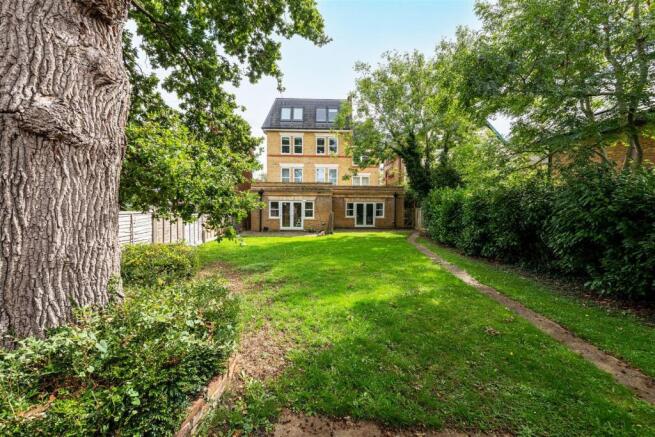 8 Verano Lodge Rr Ext.jpg