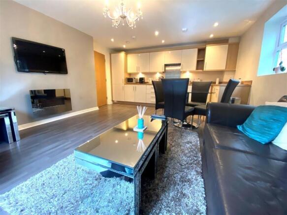 lounge 2nd pic.jpg