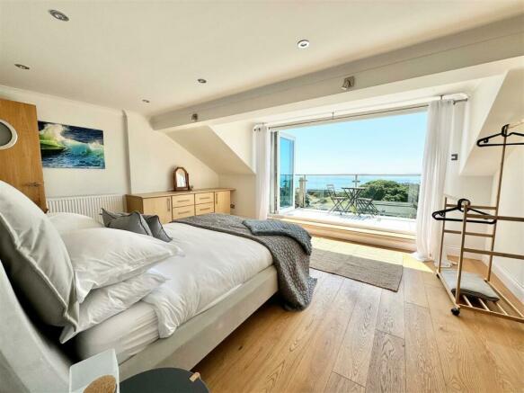 seaview apartment - bedroom.jpg