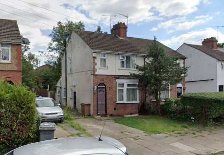 Luton - 3 bedroom semi-detached house