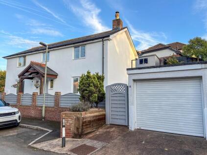 Henry Lewis Close, Whimple